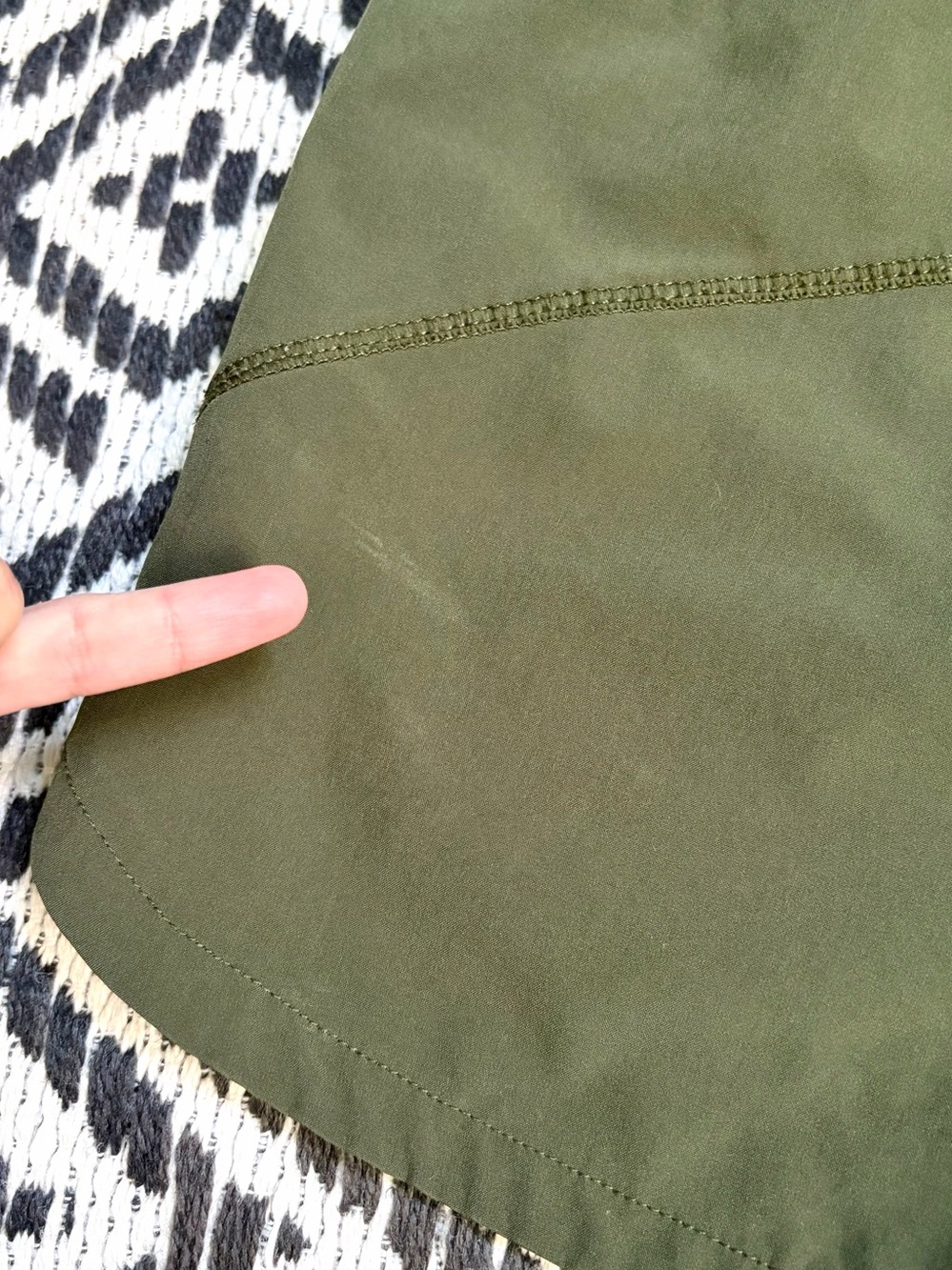 Vuori Shorts Womens M Olive Green Running Trail Gym Shorts Lined Zip Pocket - Picture 5 of 8